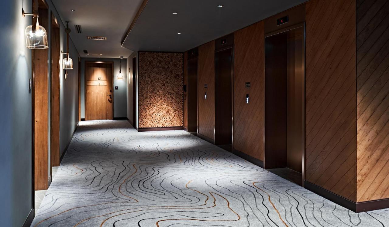 Revier Hotel Дубай Екстериор снимка